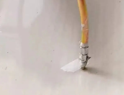 南皮瓷砖空鼓维修公司专业解答在瓷砖铺贴过程中，如果使用的砂料过粗（如全部使用了粗砂），可能会导致以下问题